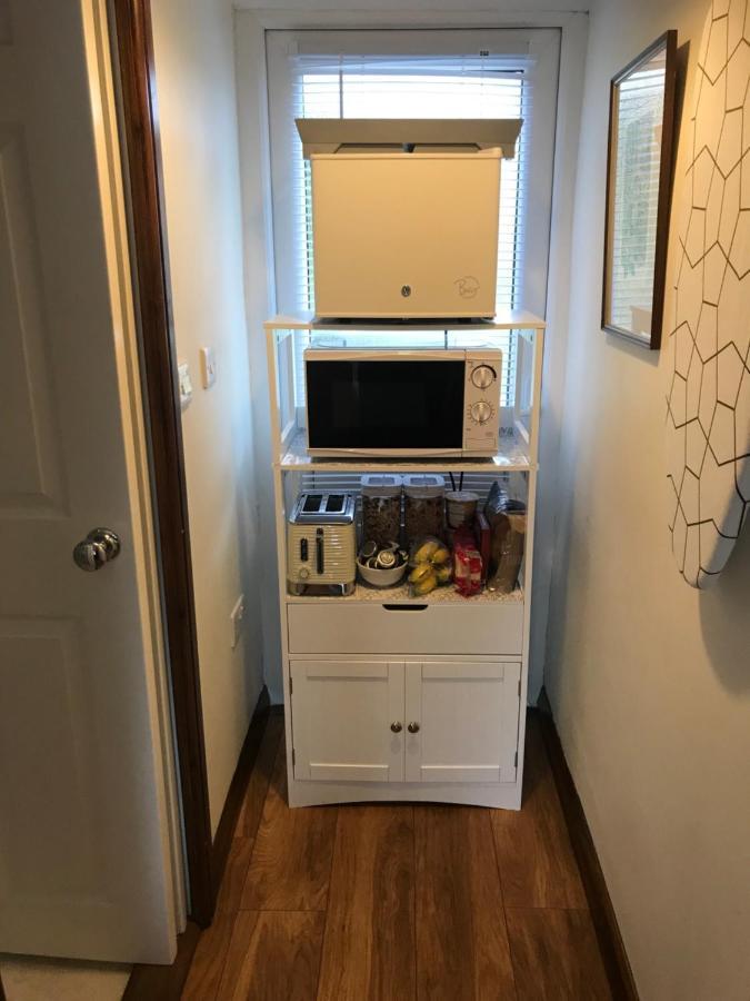 Cute Self-Contained Guest Room With Ensuite And Private Decked Porch In Glastonbury Exterior foto